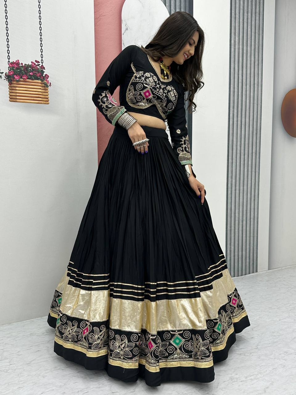 Tapi-252 Black