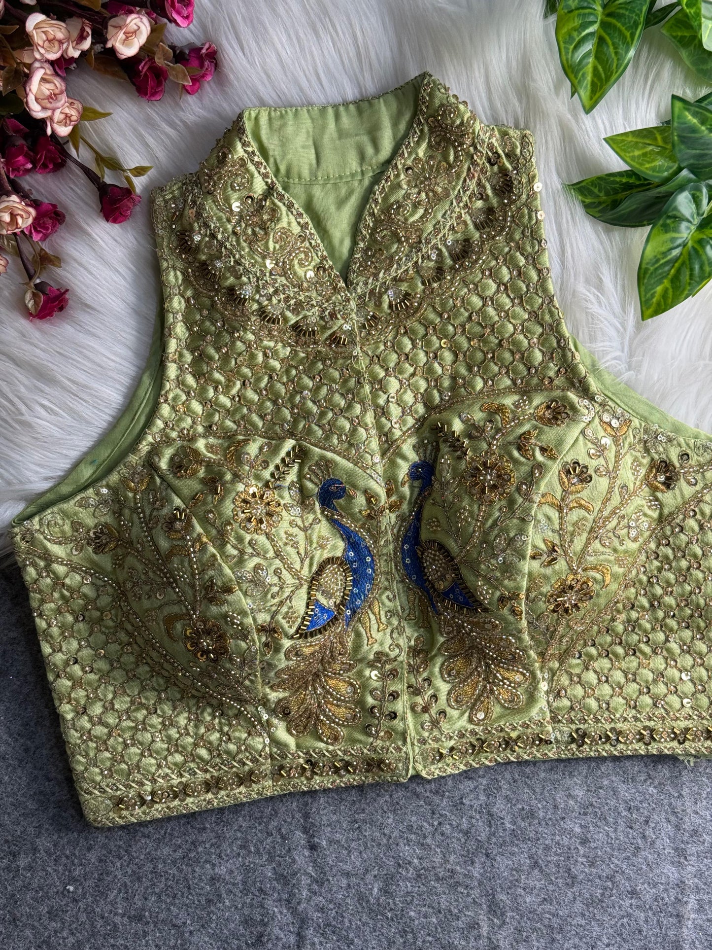 Halter collar neck blouse